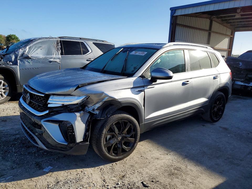 2024 Volkswagen Taos მანქანა იყიდება აუქციონზე, vin: 3VVEX7B23RM126499, აუქციონის ნომერი: 79811235