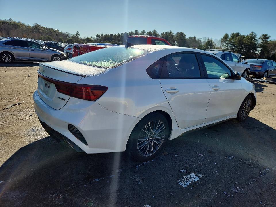 2022 Kia Forte მანქანა იყიდება აუქციონზე, vin: 3KPF54AD5NE431873, აუქციონის ნომერი: 45827606
