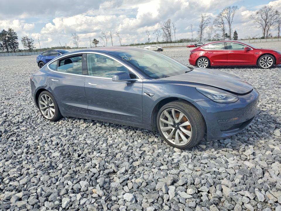 78273265 :رقم المزاد ، 5YJ3E1EAXJF024010 vin ، 2018 Tesla Model 3 مزاد بيع