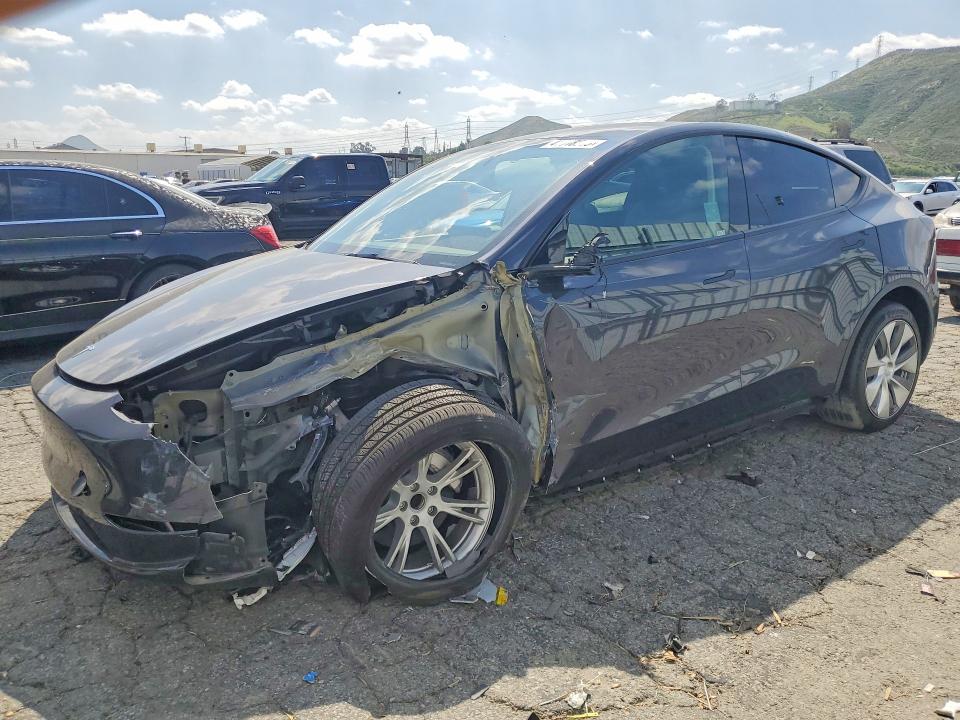 41918936 :رقم المزاد ، 7SAYGDED1RF090164 vin ، 2024 Tesla Model Y مزاد بيع