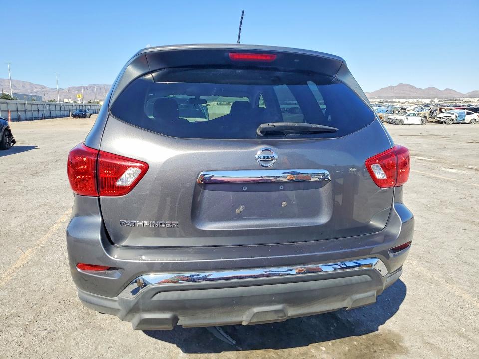 79796285 :رقم المزاد ، 5N1DR2MN3JC663129 vin ، 2018 Nissan Pathfinder مزاد بيع