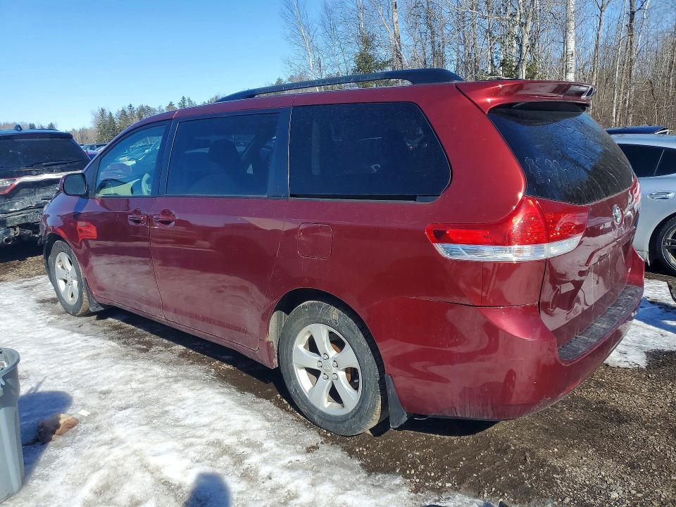 79215955 :رقم المزاد ، 5TDKK3DC3BS119010 vin ، 2011 Toyota Sienna مزاد بيع