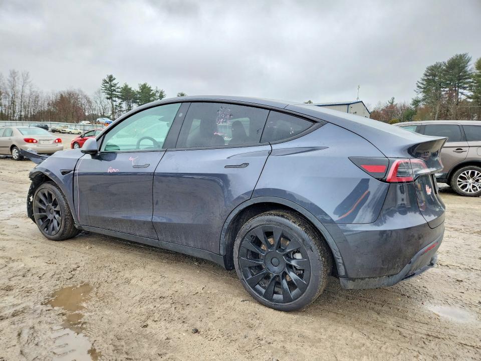 2025 Tesla Model Y მანქანა იყიდება აუქციონზე, vin: 7SAYGDEE2SA361406, აუქციონის ნომერი: 46924006