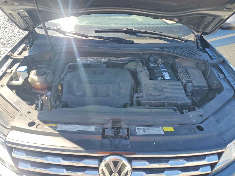 47373906 :رقم المزاد ، 3VV2B7AX5JM106368 vin ، 2018 Volkswagen Tiguan مزاد بيع