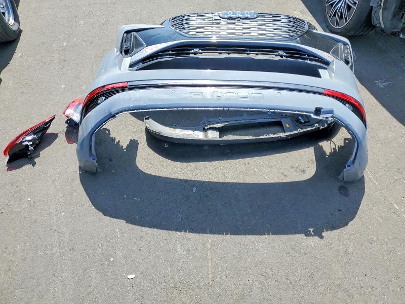 48057686 :رقم المزاد ، WA1KUBFZ7RP061486 vin ، 2024 Audi Q4 E-tron مزاد بيع