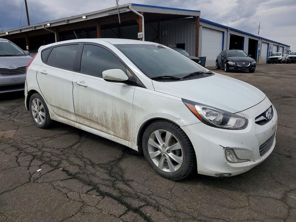 2012 Hyundai Accent მანქანა იყიდება აუქციონზე, vin: KMHCU5AE1CU027810, აუქციონის ნომერი: 47242786