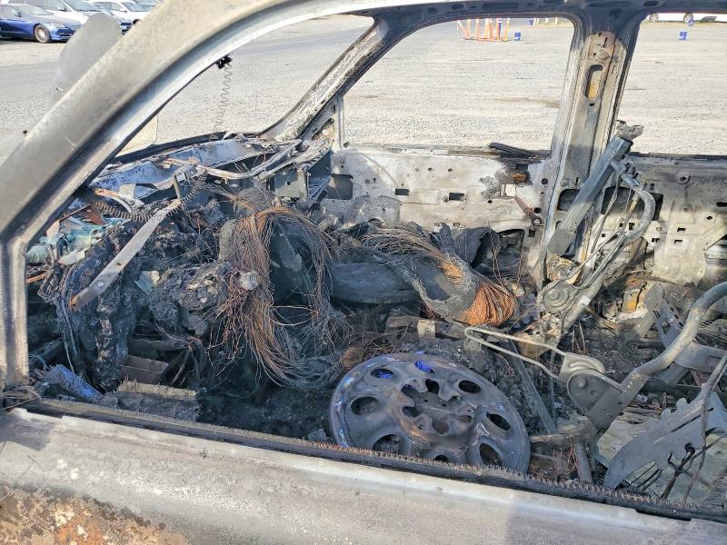 47111606 :رقم المزاد ، 3GNFK16Z05G156310 vin ، 2005 Chevrolet Suburban مزاد بيع