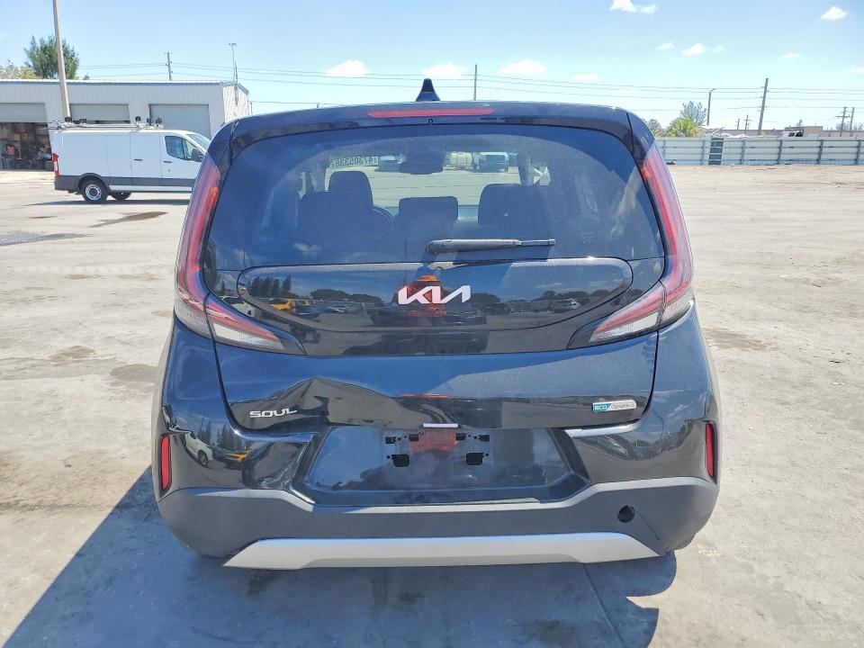 47305336 :رقم المزاد ، KNDJ33AU2P7859493 vin ، 2023 Kia Soul مزاد بيع