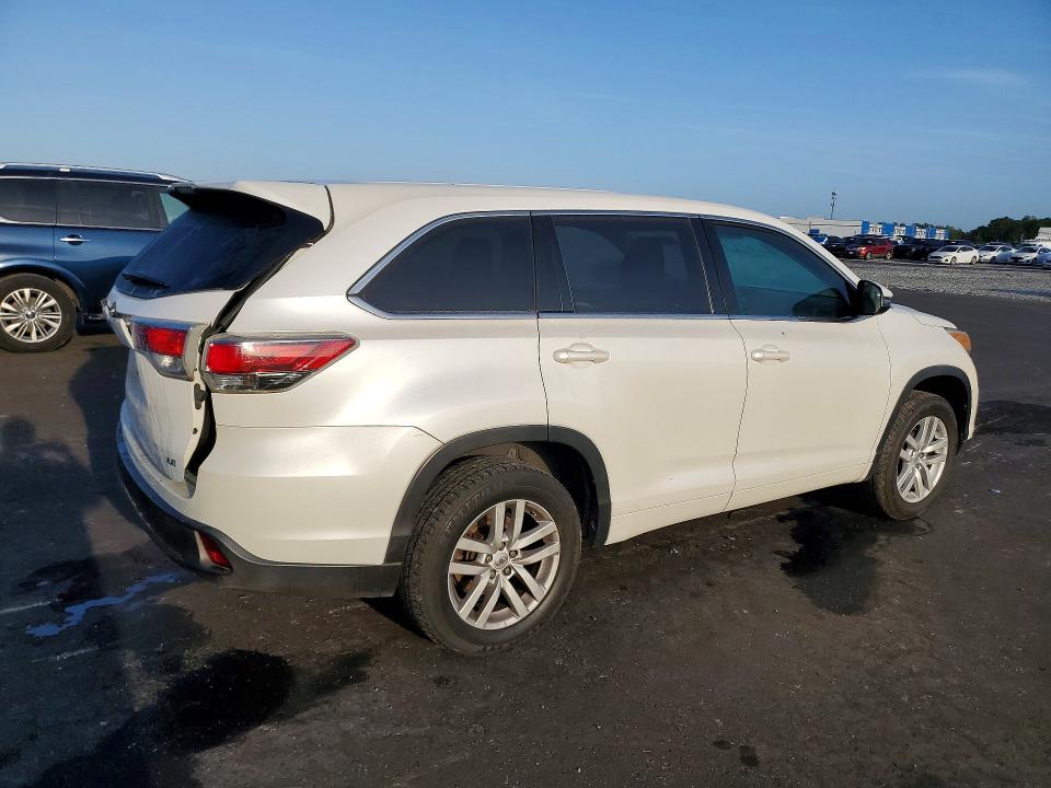 47288516 :رقم المزاد ، 5TDZARFHXFS015021 vin ، 2015 Toyota Highlander مزاد بيع