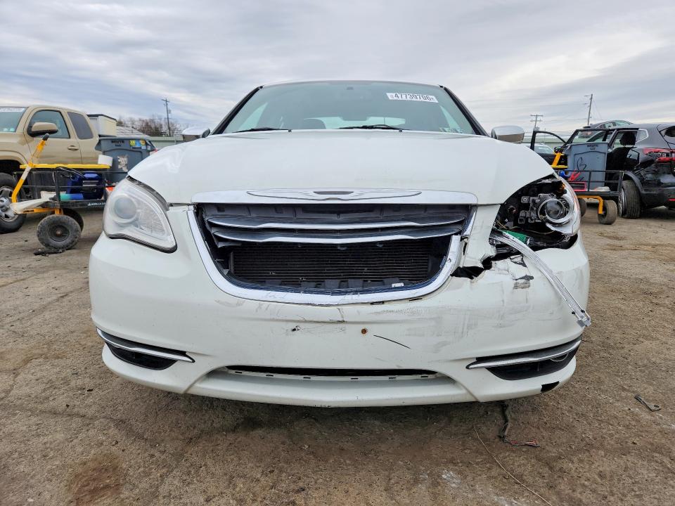 47739706 :رقم المزاد ، 1C3CCBCG5EN136017 vin ، 2014 Chrysler 200 مزاد بيع