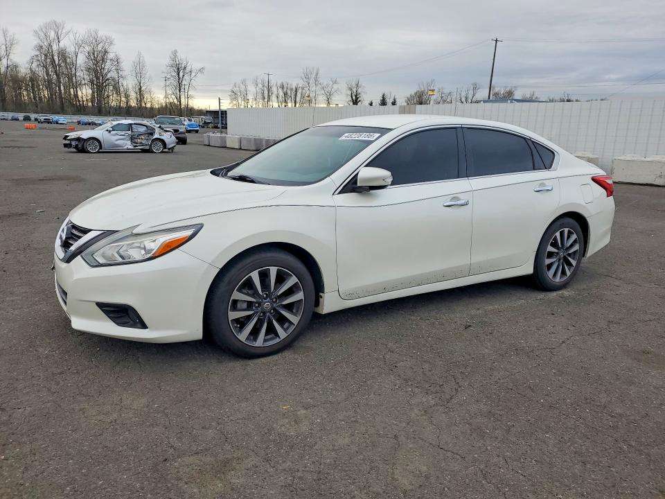 Продажа на аукционе авто 2017 Nissan Altima, vin: 1N4AL3AP2HC223228, номер лота: 48228186