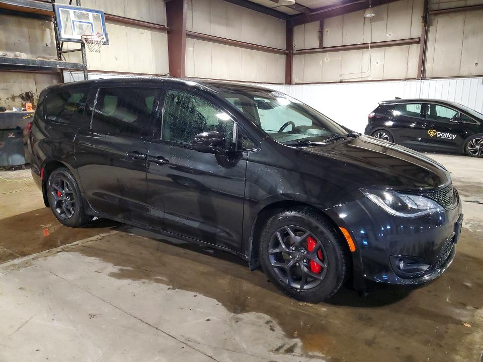 46653916 :رقم المزاد ، 2C4RC1FG3LR100421 vin ، 2020 Chrysler Pacifica مزاد بيع