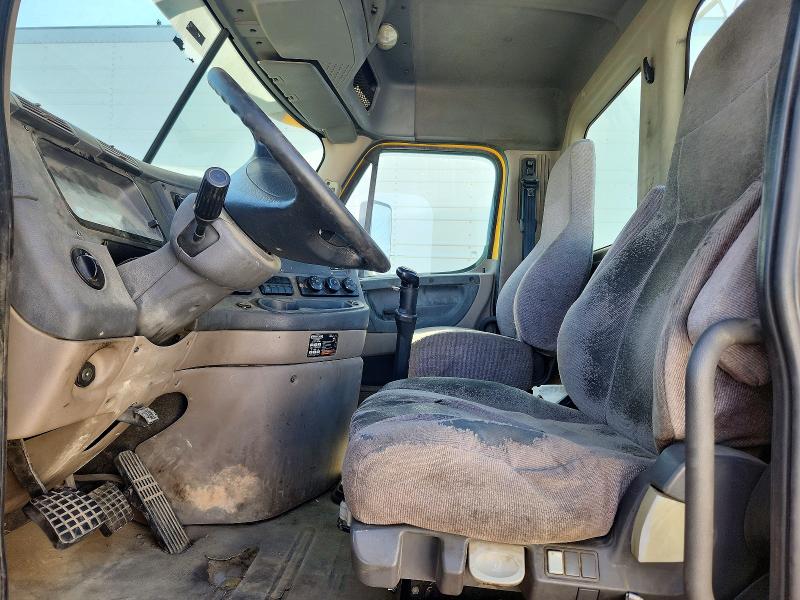41761926 :رقم المزاد ، 3AKBGDDV4ESFZ0422 vin ، 2014 Freightliner Cascadia مزاد بيع