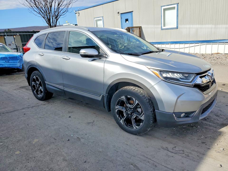 47593226 :رقم المزاد ، 2HKRW2H97HH625854 vin ، 2017 Honda Cr-v مزاد بيع