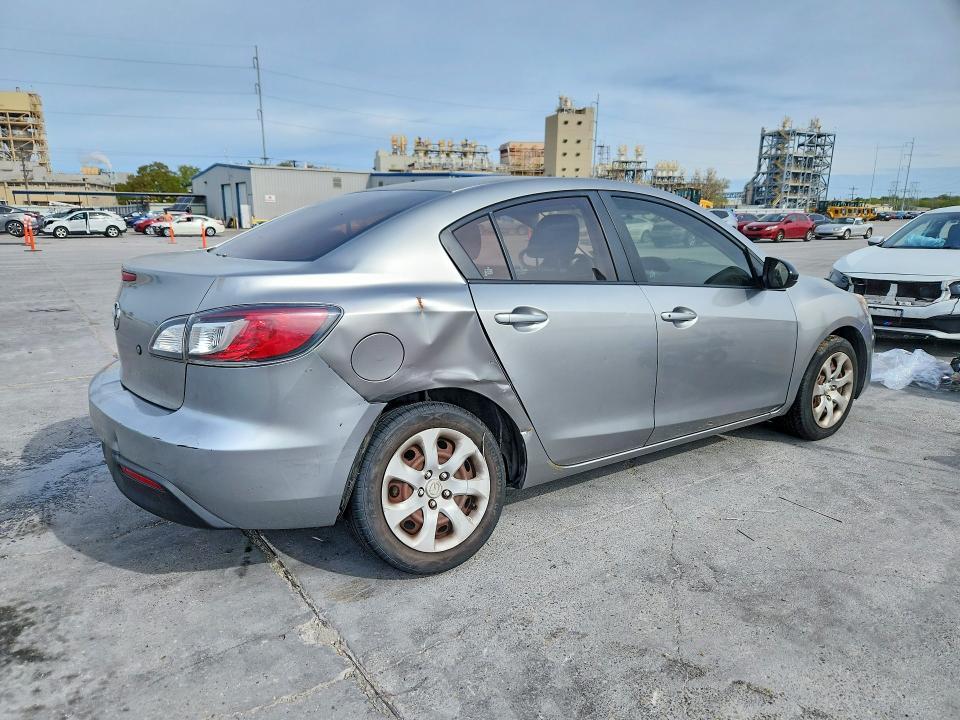 2011 Mazda 3 მანქანა იყიდება აუქციონზე, vin: JM1BL1UF7B1367284, აუქციონის ნომერი: 46625866