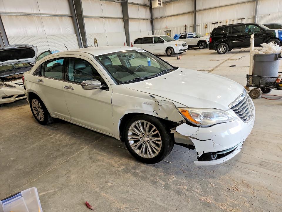 2012 Chrysler 200 მანქანა იყიდება აუქციონზე, vin: 1C3CCBCBXCN303747, აუქციონის ნომერი: 45589456