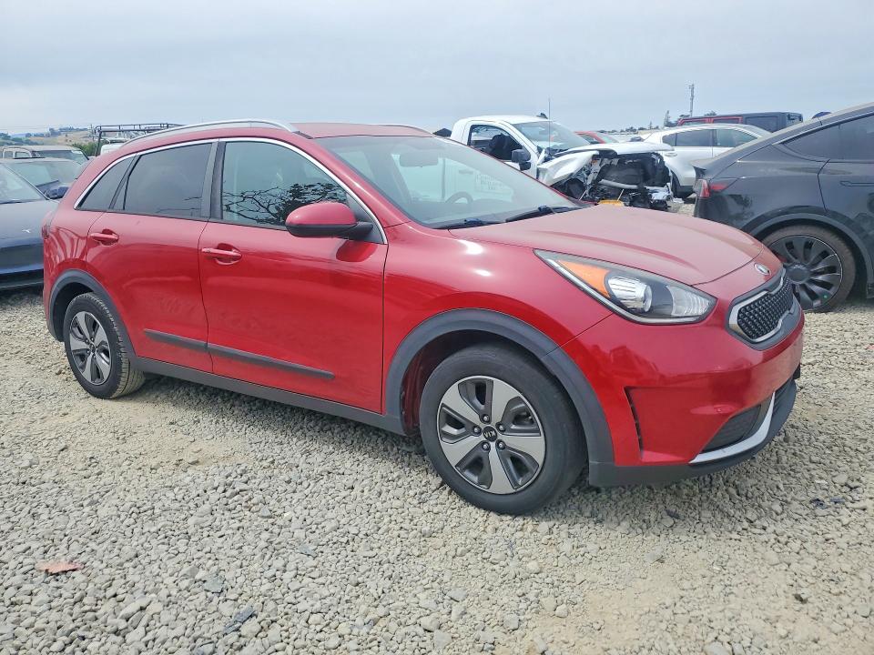 48016186 :رقم المزاد ، KNDCB3LC7H5101257 vin ، 2017 Kia Niro مزاد بيع
