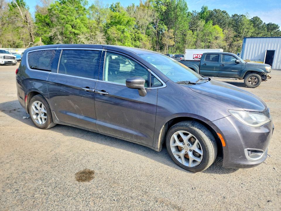 Продажа на аукционе авто 2018 Chrysler Pacifica, vin: 2C4RC1FG0JR125712, номер лота: 47318256