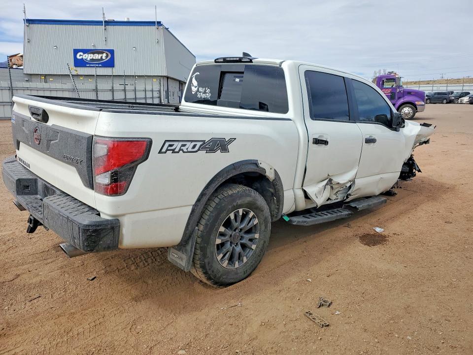 46105546 :رقم المزاد ، 1N6AA1EDXRN115060 vin ، 2024 Nissan Titan مزاد بيع