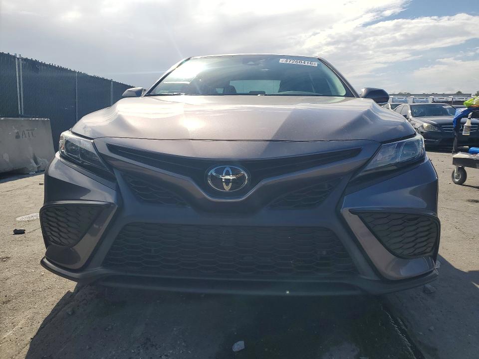 47260416 :رقم المزاد ، 4T1G11AK9NU646893 vin ، 2022 Toyota Camry مزاد بيع
