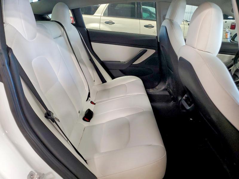 46840086 :رقم المزاد ، 5YJ3E1EB9JF122289 vin ، 2018 Tesla Model 3 مزاد بيع