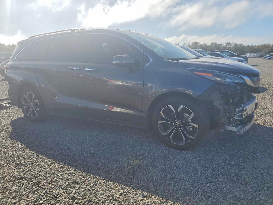 79828985 :رقم المزاد ، 5TDERKEC4SS284680 vin ، 2025 Toyota Sienna مزاد بيع