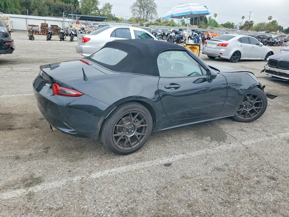 48431466 :رقم المزاد ، JM1NDAD72H0123866 vin ، 2017 Mazda Mx-5 Miata مزاد بيع