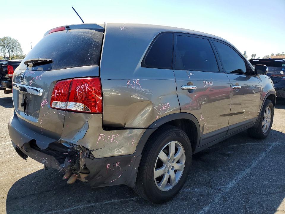 47273736 :رقم المزاد ، 5XYKT3A19DG379234 vin ، 2013 Kia Sorento مزاد بيع