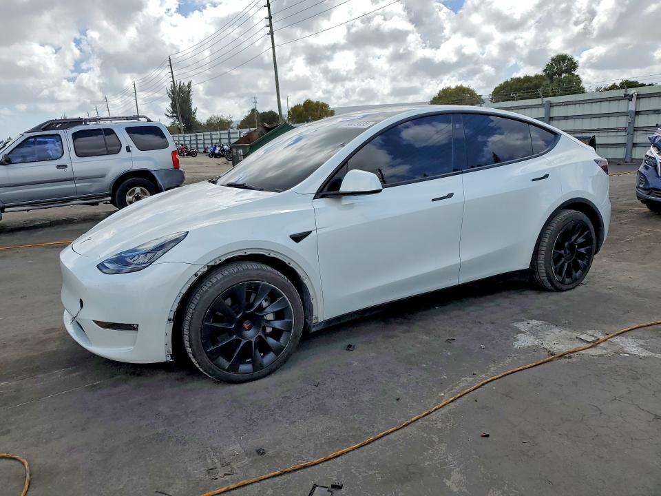 Продаж на аукціоні авто 2022 Tesla Model Y, vin: 7SAYGDEE1NF447295, номер лоту: 79973435