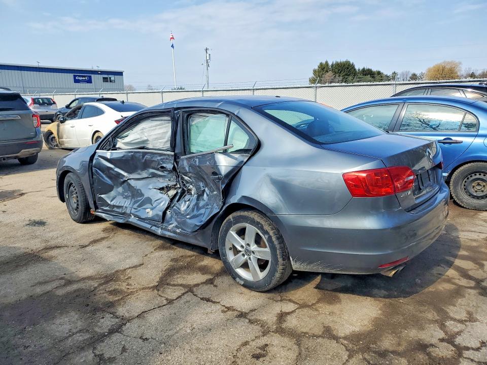 42047486 :رقم المزاد ، 3VWDL7AJ3DM452243 vin ، 2013 Volkswagen Jetta مزاد بيع