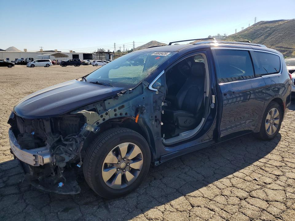 Продаж на аукціоні авто 2018 Chrysler Pacifica, vin: 2C4RC1N72JR236599, номер лоту: 46649426