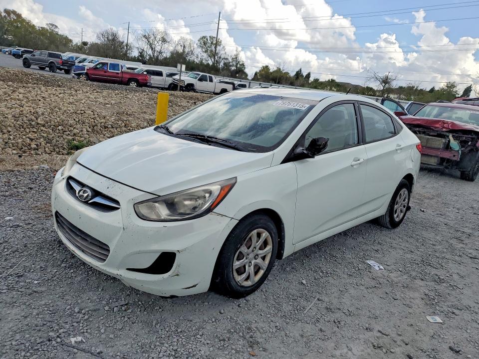 2013 Hyundai Accent მანქანა იყიდება აუქციონზე, vin: KMHCT4AE8DU368281, აუქციონის ნომერი: 53786566