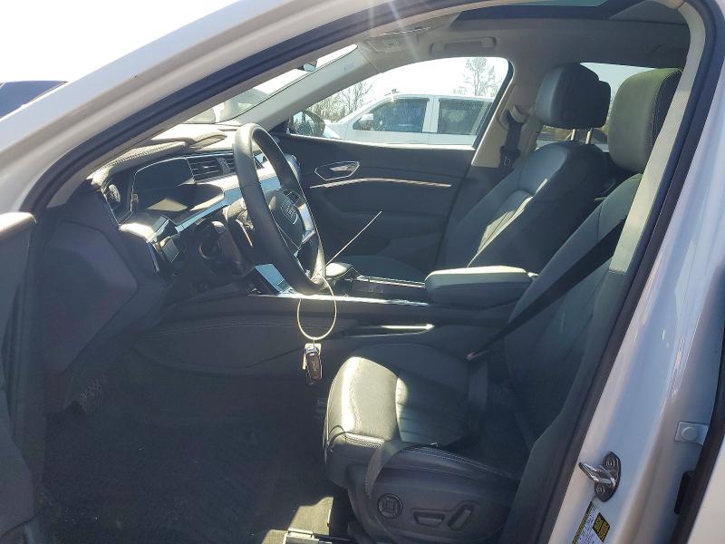 47777686 :رقم المزاد ، WA1AAAGE2NB043236 vin ، 2022 Audi E-tron مزاد بيع