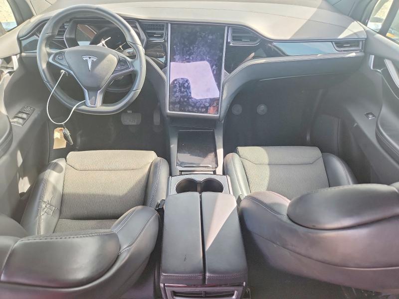 2018 Tesla Model X მანქანა იყიდება აუქციონზე, vin: 5YJXCAE27JF117826, აუქციონის ნომერი: 41907176