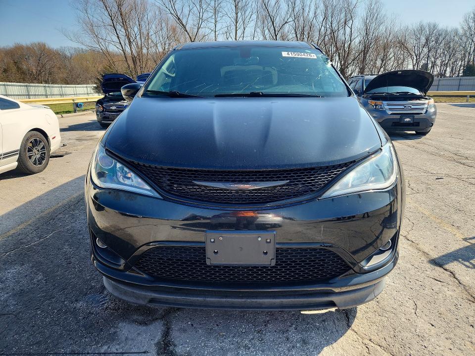 2020 Chrysler Pacifica მანქანა იყიდება აუქციონზე, vin: 2C4RC1FG1LR150489, აუქციონის ნომერი: 41590426