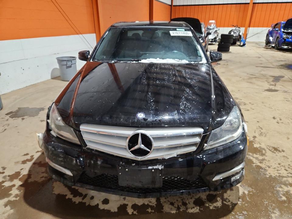 2012 Mercedes-benz C მანქანა იყიდება აუქციონზე, vin: WDDGF8FB4CA686925, აუქციონის ნომერი: 41611466