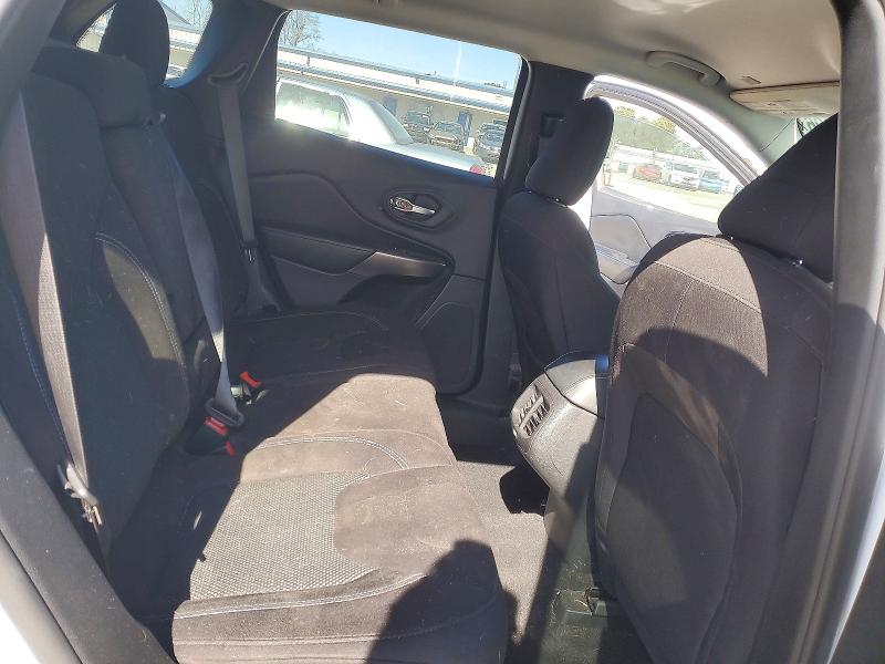 45865496 :رقم المزاد ، 1C4PJLCB1KD416841 vin ، 2019 Jeep Cherokee مزاد بيع