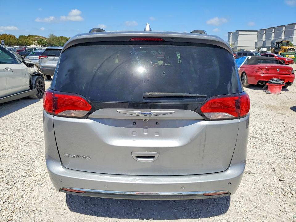 Продажа на аукционе авто 2018 Chrysler Pacifica, vin: 2C4RC1BG0JR290794, номер лота: 45444196