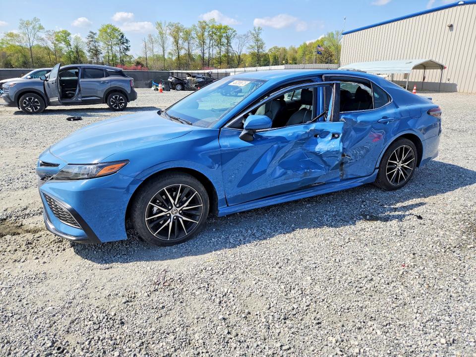 2023 Toyota Camry მანქანა იყიდება აუქციონზე, vin: 4T1G11AK0PU139304, აუქციონის ნომერი: 48255676