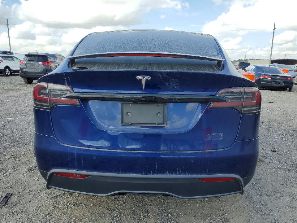 47130786 :رقم المزاد ، 7SAXCBE62NF352829 vin ، 2022 Tesla Model X مزاد بيع