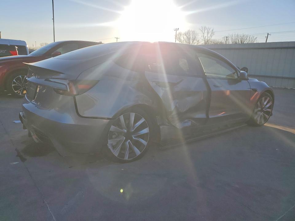 41962766 :رقم المزاد ، 5YJ3E1EAXSF949601 vin ، 2025 Tesla Model 3 مزاد بيع