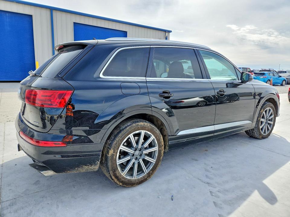 2017 Audi Q7 მანქანა იყიდება აუქციონზე, vin: WA1LHAF77HD056323, აუქციონის ნომერი: 46124806