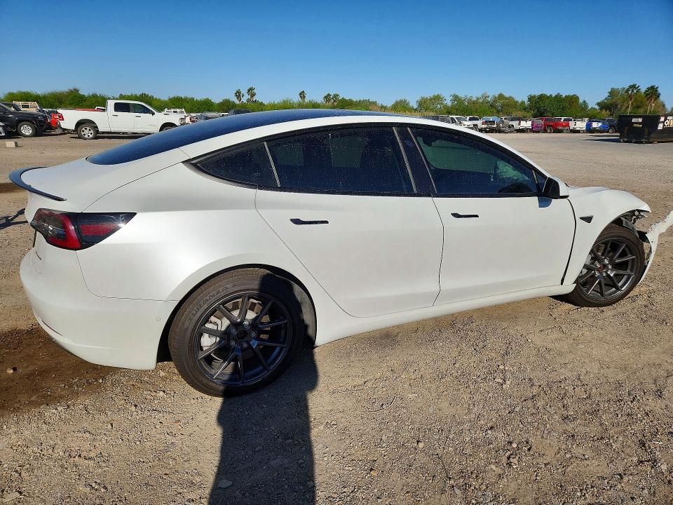 45833706 :رقم المزاد ، 5YJ3E1EB1MF995684 vin ، 2021 Tesla Model 3 مزاد بيع