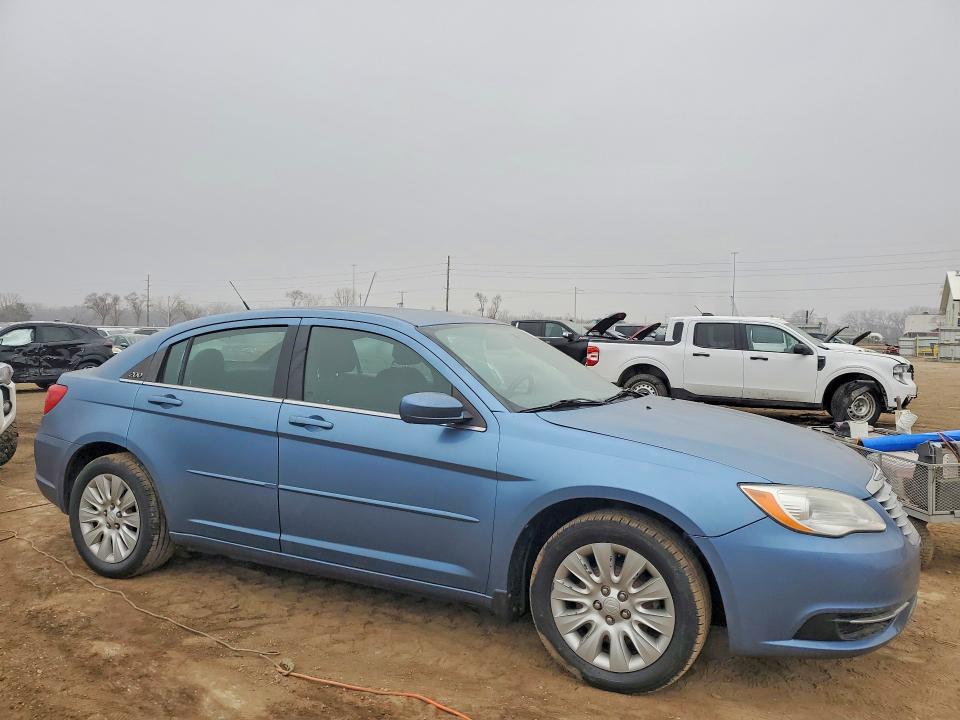 79863245 :رقم المزاد ، 1C3BC4FB8BN538424 vin ، 2011 Chrysler 200 مزاد بيع
