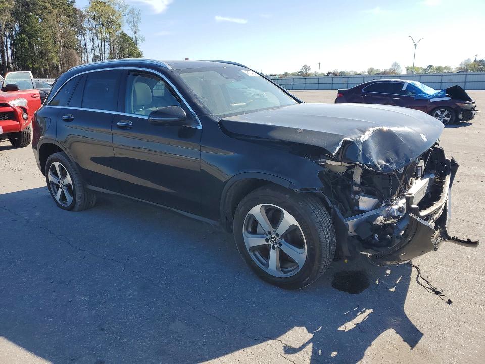 46104866 :رقم المزاد ، WDC0G4KB5HF235918 vin ، 2017 Mercedes-benz Glc مزاد بيع