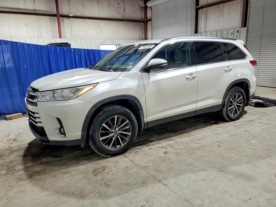 Продажа на аукционе авто 2019 Toyota Highlander, vin: 5TDJZRFH4KS598136, номер лота: 79659965