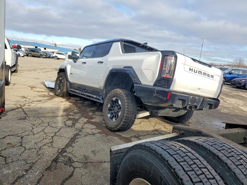 47110816 :رقم المزاد ، 1GT40FDA1NU100132 vin ، 2022 Gmc Hummer Pickup مزاد بيع