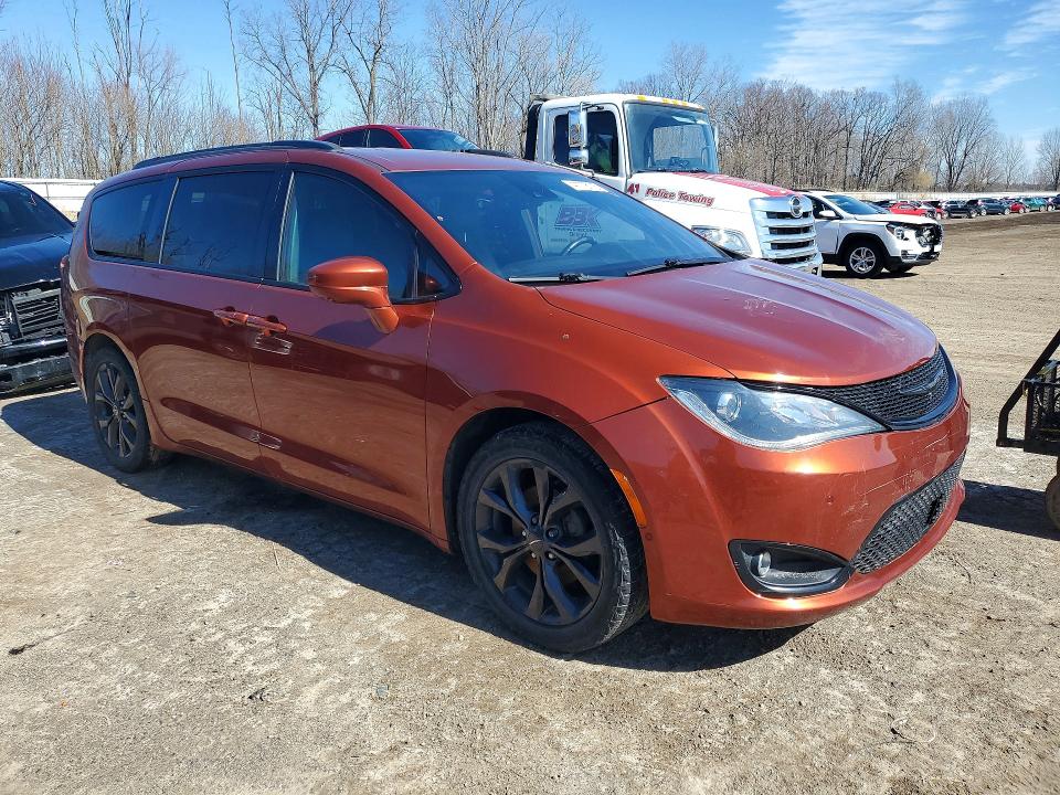Продажа на аукционе авто 2018 Chrysler Pacifica, vin: 2C4RC1EGXJR333825, номер лота: 41778116