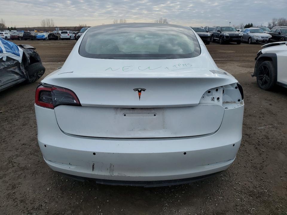 47658976 :رقم المزاد ، 5YJ3E1EA7NF165400 vin ، 2022 Tesla Model 3 مزاد بيع
