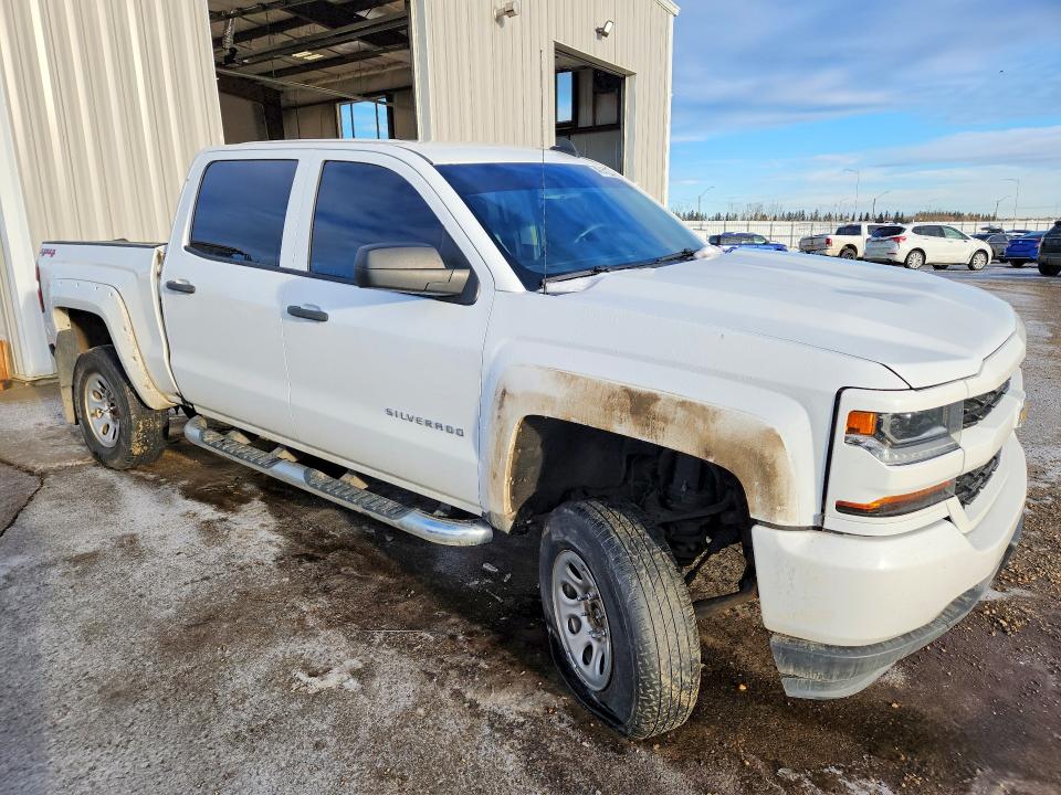 46141256 :رقم المزاد ، 3GCUKPEC3JG339632 vin ، 2018 Chevrolet Silverado مزاد بيع